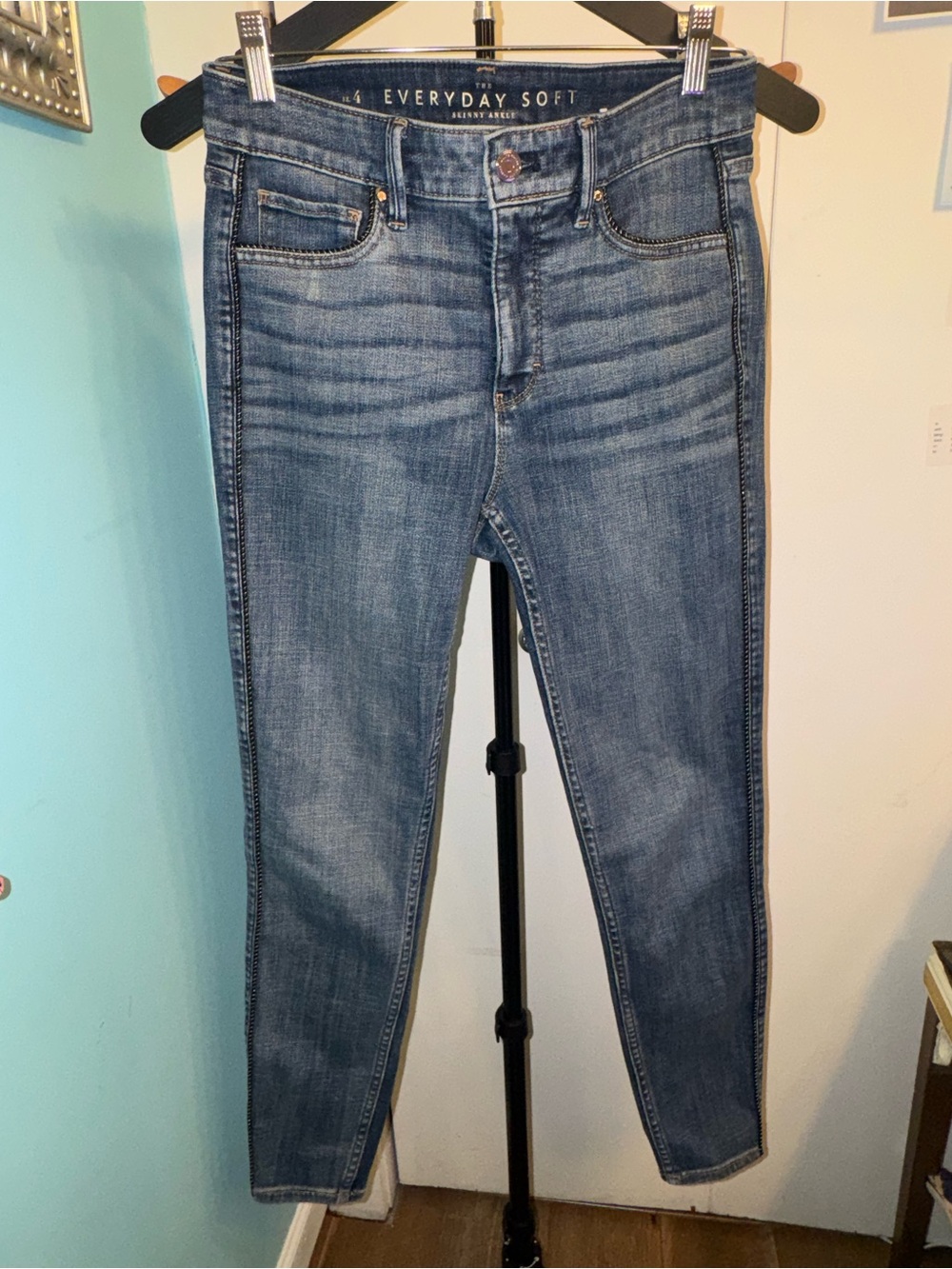 WHBM Everyday Soft Skinny Ankle Jeans Sz 4 Chain Trim Embellished Denim